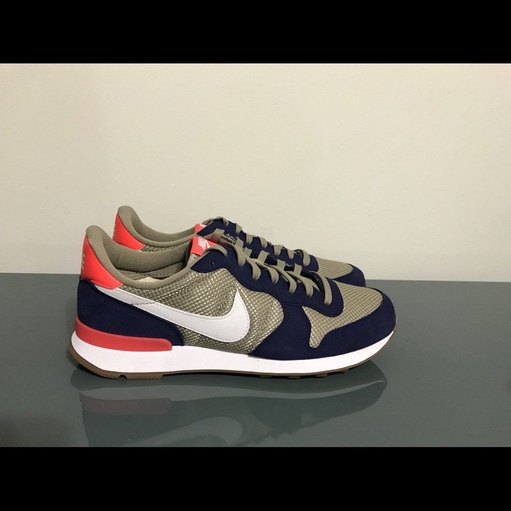 Nike Internationalist bamboo size 9